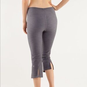 New Lululemon Gather and Crow Crop Heathered Willow Size 6